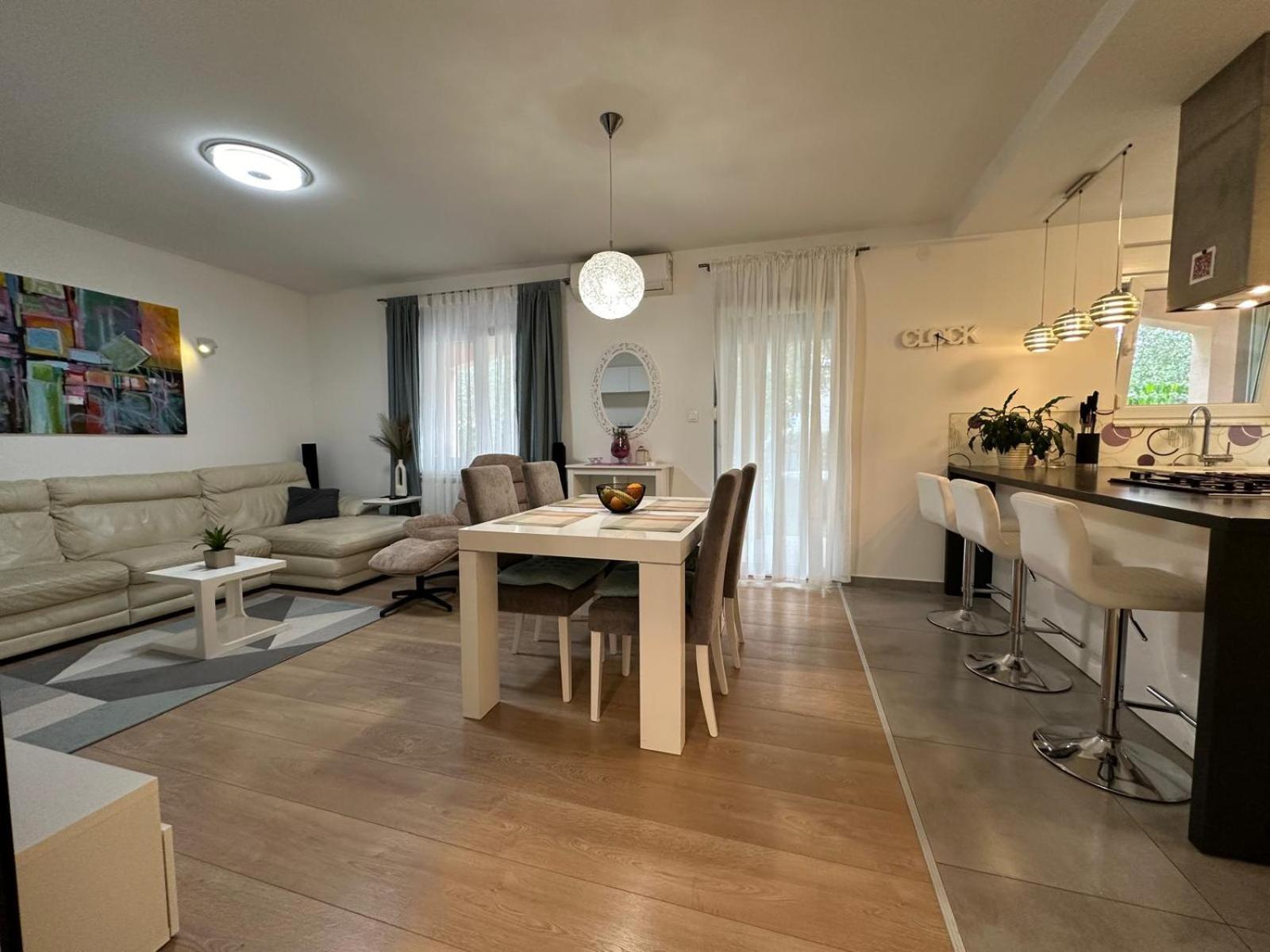 Apartament Garden *
