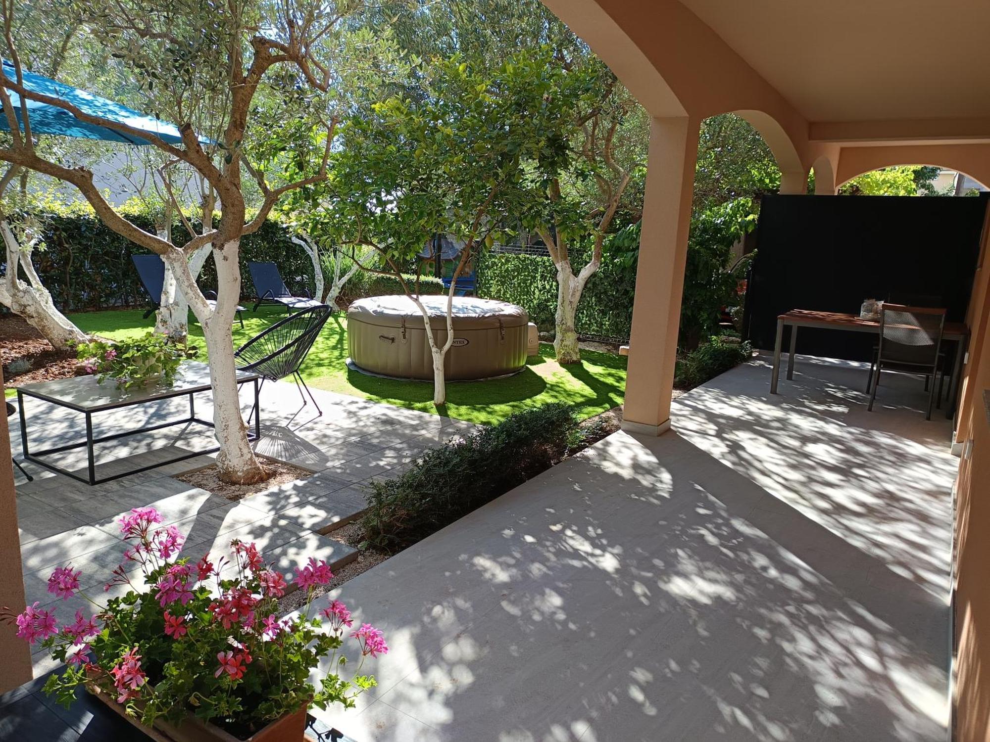 Apartament Garden *